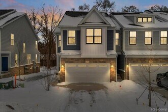 Building Photo - 10790 Barrett