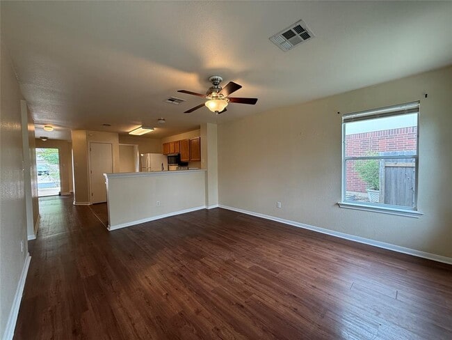 Building Photo - 316 Meadow Park Dr