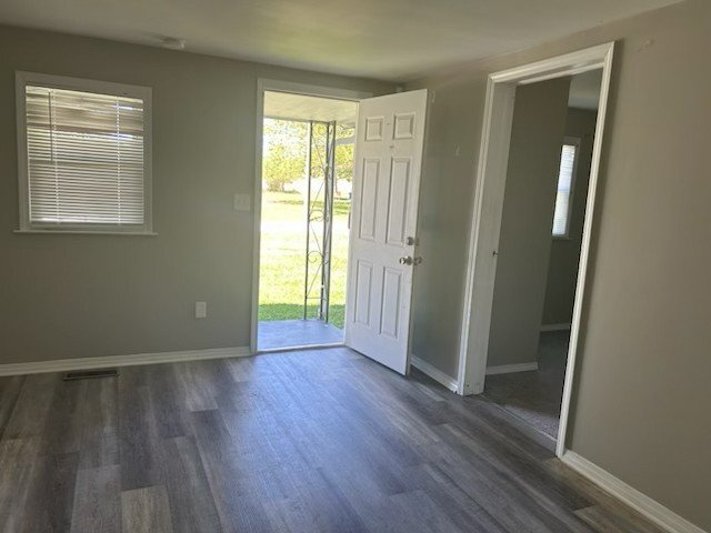 Building Photo - 3247 Clover Dr