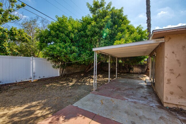 Building Photo - 6141 Dorothy Dr