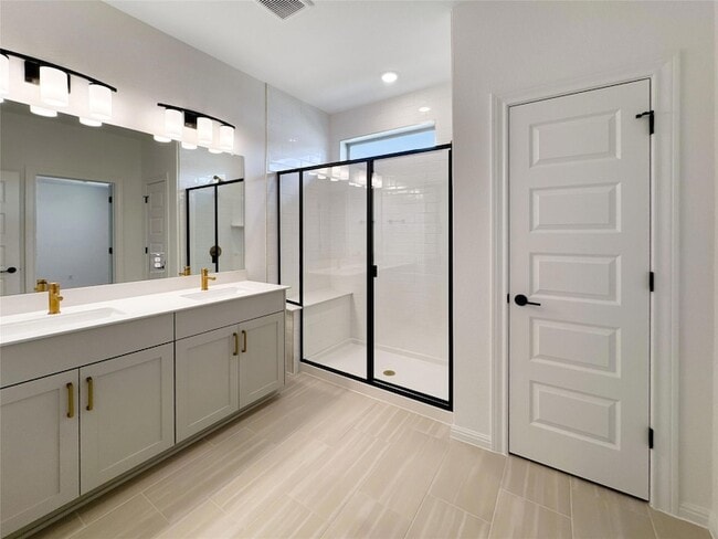 Building Photo - 2725 Woodall Dr