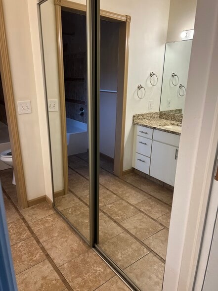 Other closets - 6505 Saint Andrews Dr