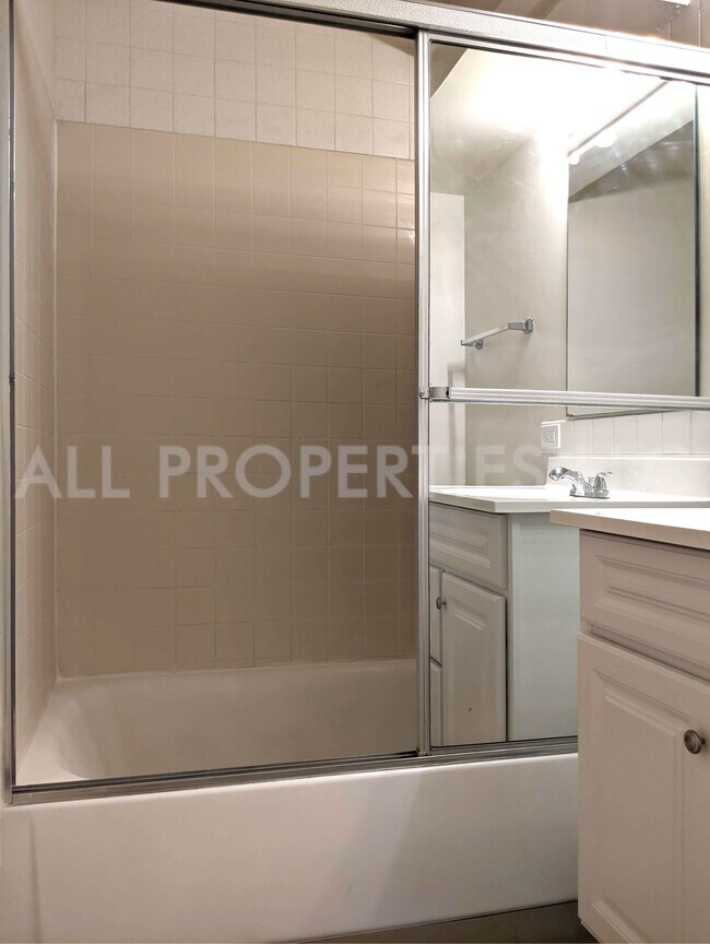 Building Photo - 1200 Emerson St