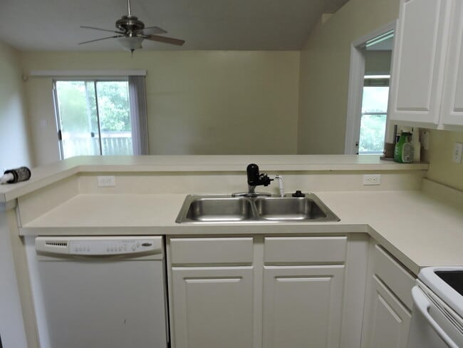 Building Photo - 178 Cabana Way