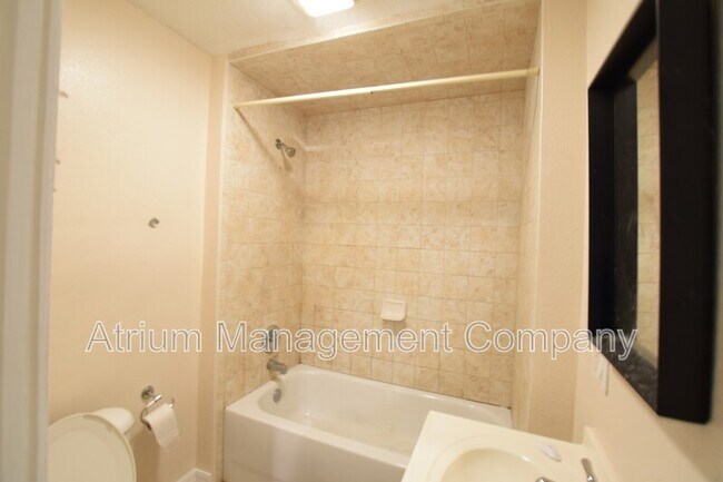 Building Photo - 206 W Wisconsin Ave