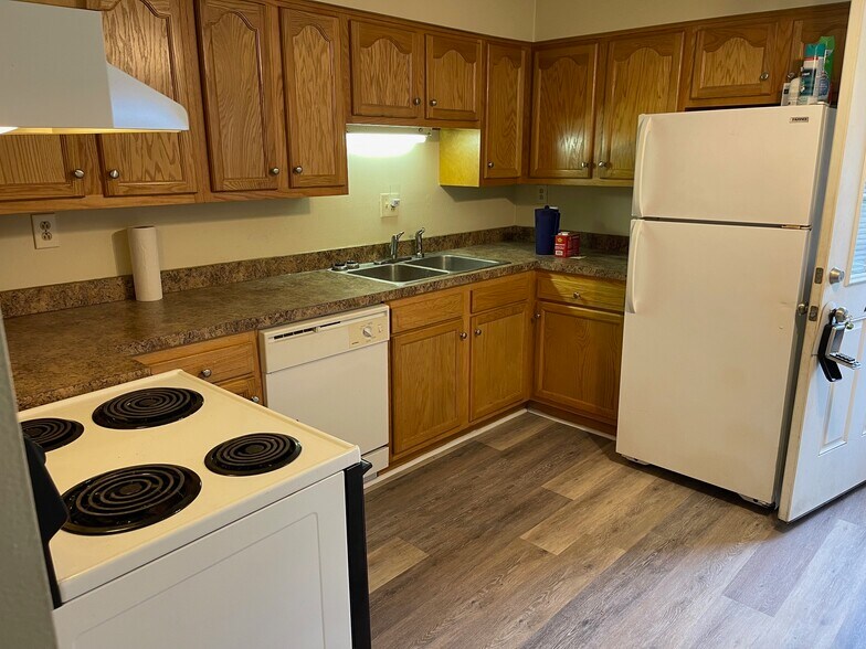 Building Photo - 741 Ridgeview Dr