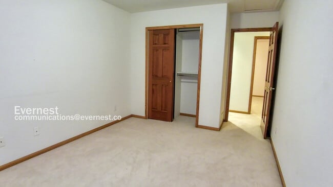 Building Photo - 3724 Stratford Ct
