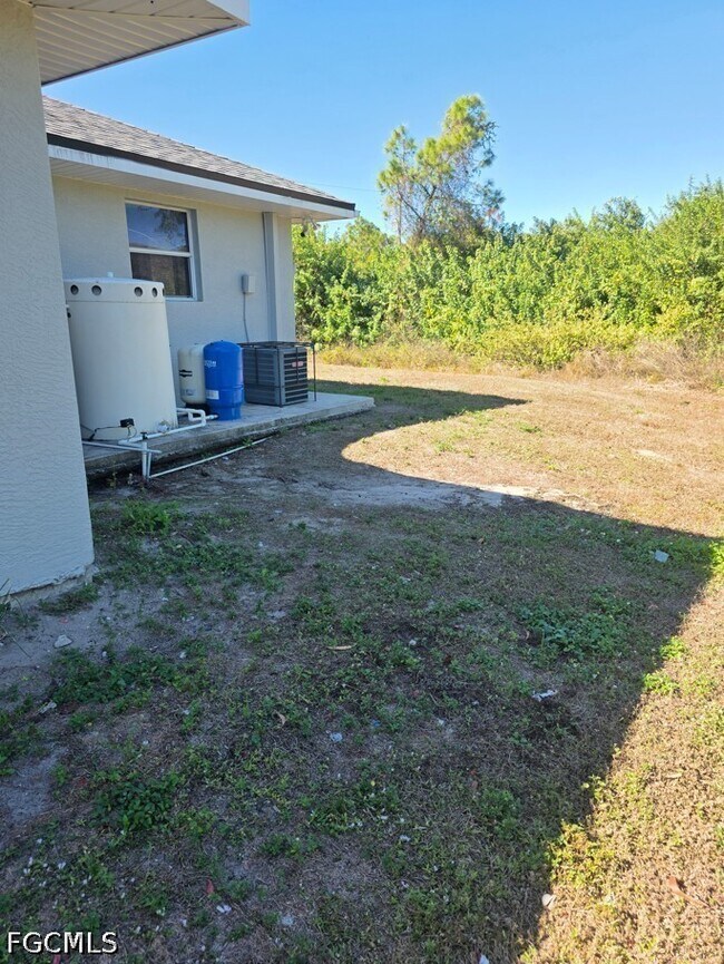 Building Photo - 245 Meadow Rd