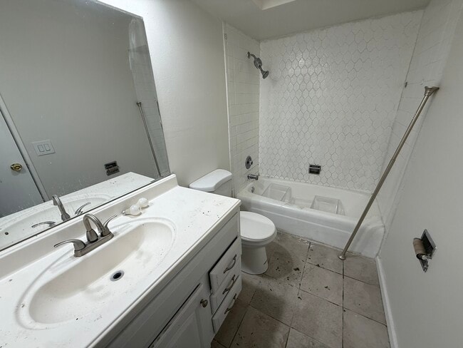 Building Photo - 2300 N Harlem Ave