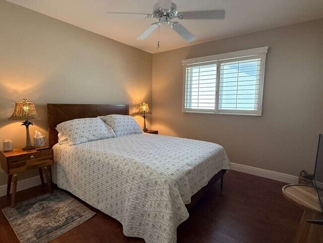 Building Photo - 4BR / 2BA Pool Home Near the Beach – Bonita Springs, FL