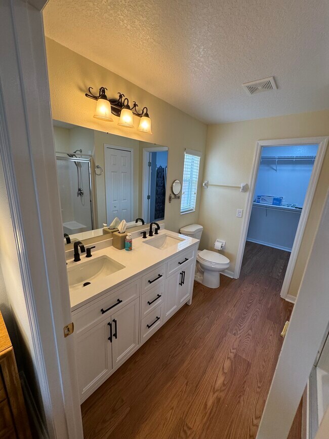 Building Photo - 353 Acadia Dr