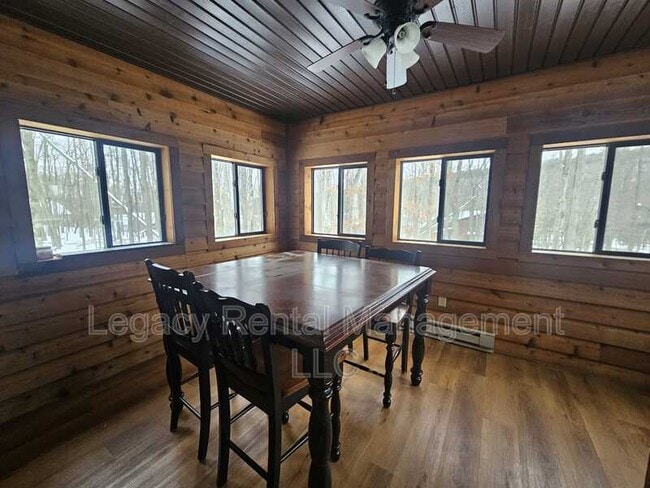 Building Photo - 116 Cheyney Dr