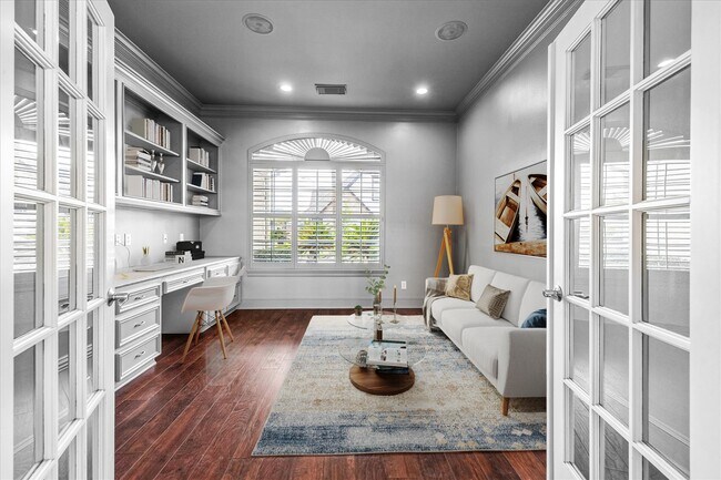 Building Photo - 1119 Gardencrest Ln