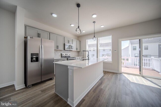 Building Photo - 442 Whirl Ln