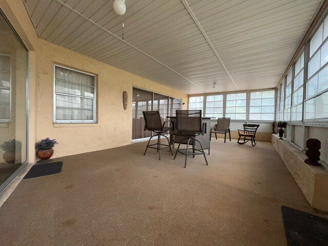 Building Photo - 7632 Lake Forest Cir
