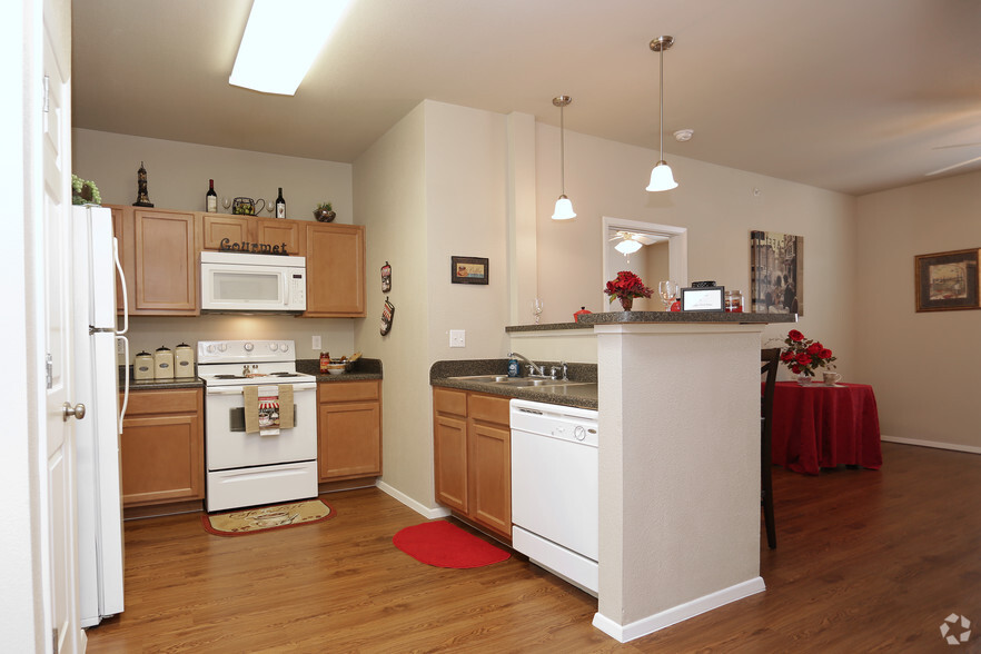 Kitchen - Magoffin Park Villas