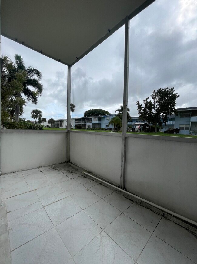 Building Photo - 172 Salisbury I