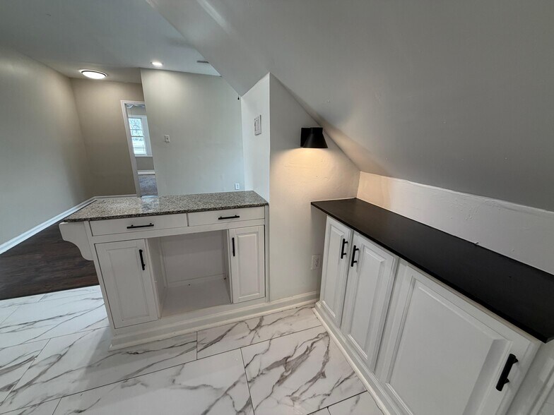 Building Photo - 1425 Franklin St