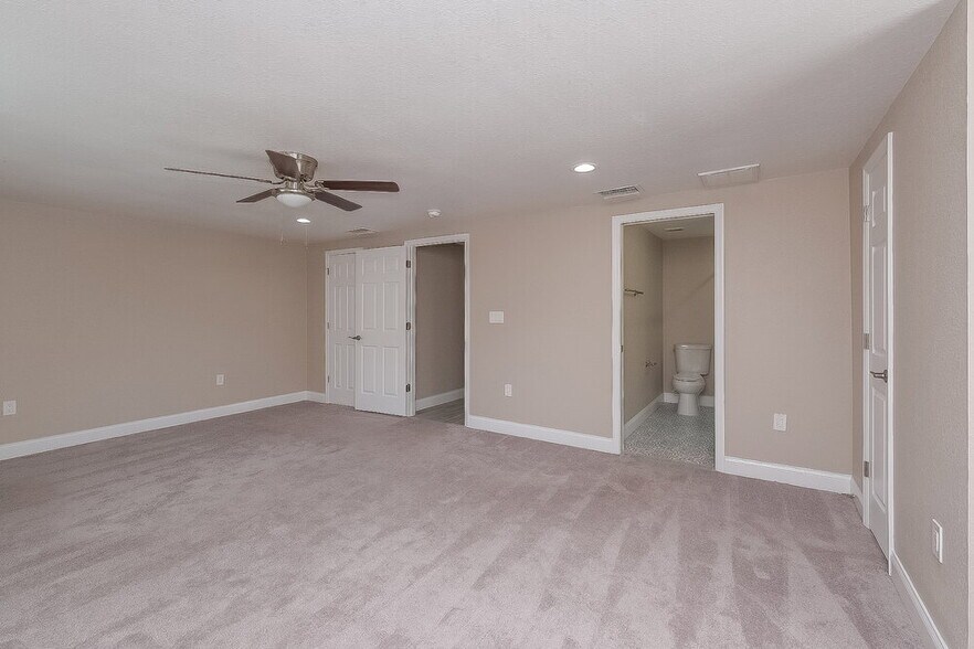 Building Photo - 9622 N Ojus Dr