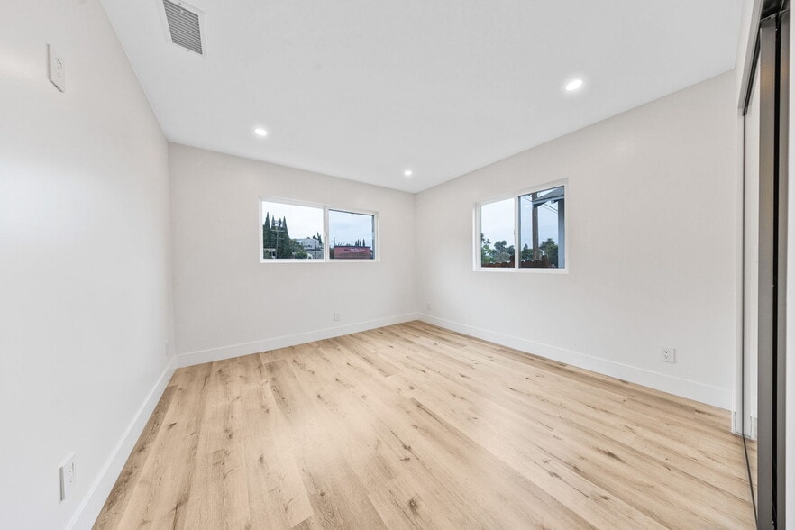 Building Photo - 3839 Fountain Ave