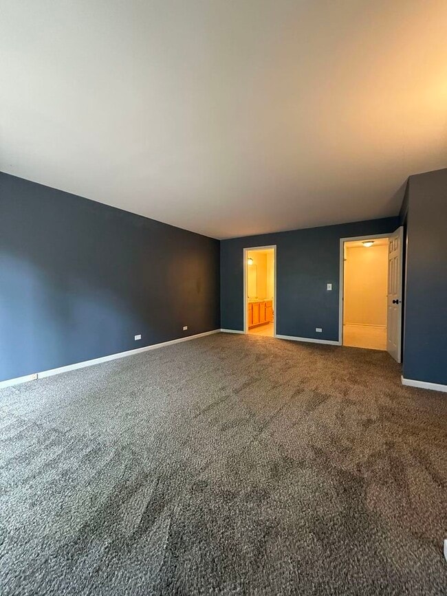 Building Photo - 534 River Front Cir
