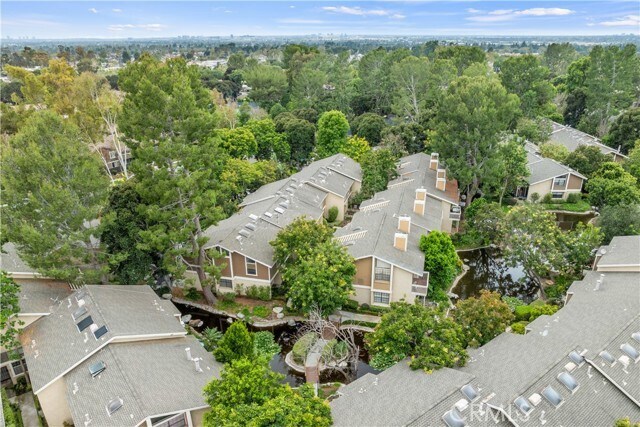 Building Photo - 240 Pineview