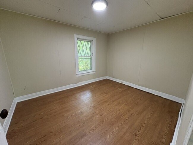 Building Photo - 516 Wildwood Ave