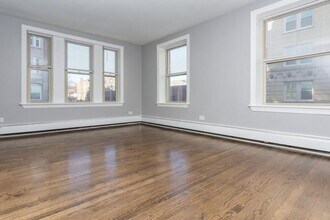 Building Photo - 1 bedroom in Chicago IL 60649