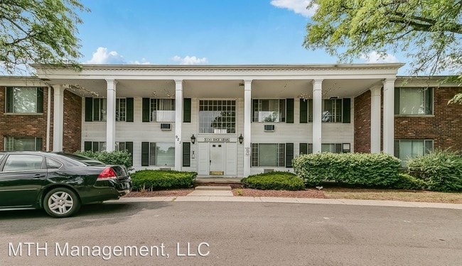 Building Photo - 1 br, 1 bath Apartment - 921 Coolidge Road