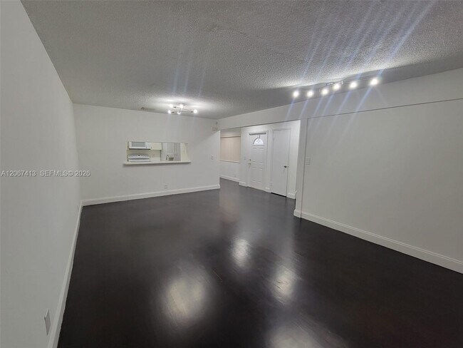 Building Photo - 8075 NW 71st Ct