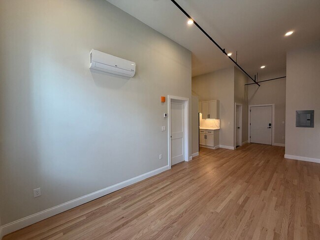 Building Photo - 38-42 Washington st-Unit 301