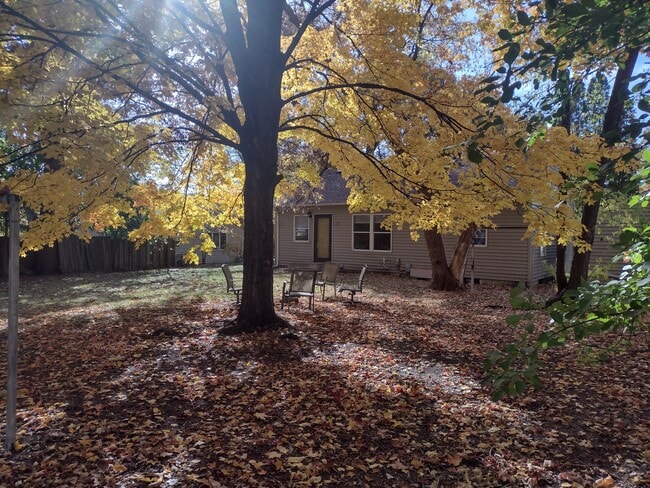 Building Photo - 4825 Ridge Rd