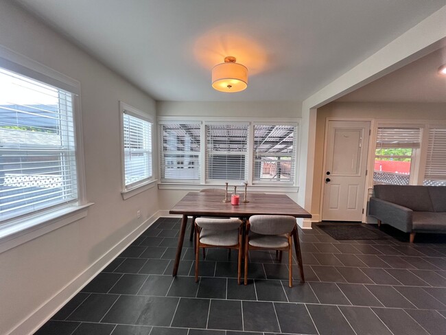 Building Photo - $1,000 MOVE IN SPECIAL!!! Fully Updated Home in San Leandro Available for Rent!!
