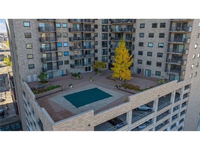 Building Photo - 66 9th St E