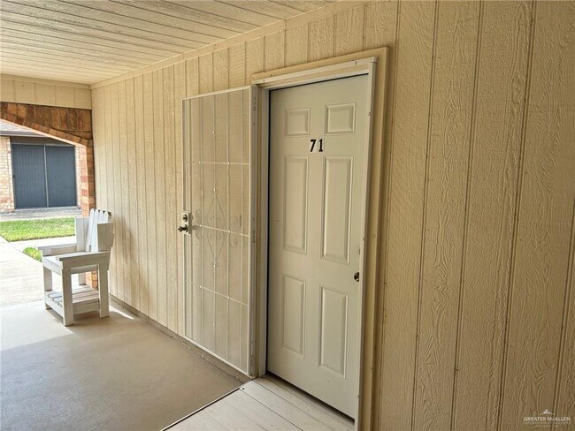 Building Photo - 1500 Evergreen Ave