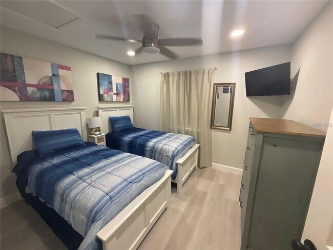 Building Photo - 3424 Willow Wisp Dr S