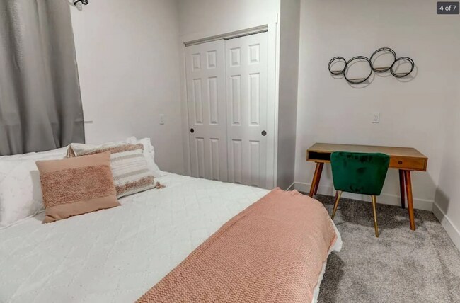 Building Photo - 1503 S Newport St