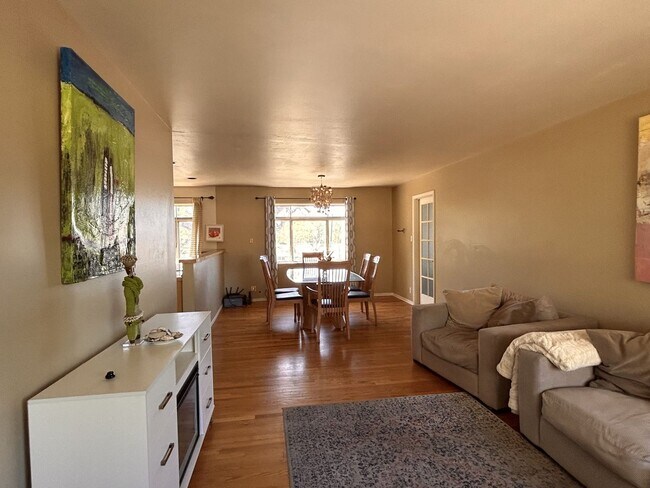 Building Photo - Enjoy Amazing Flatiron Views, Abundant Space, and A Large Backyard in this 5 Bedroom Home