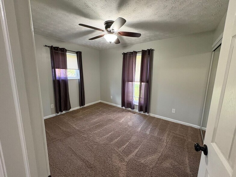 Building Photo - 2087 Granada Dr