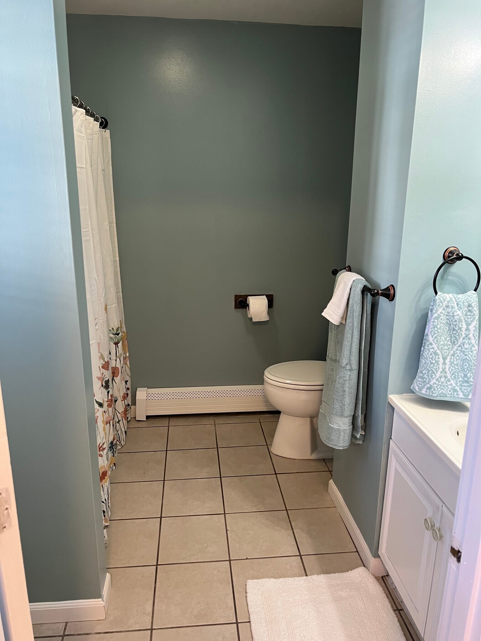 Building Photo - 329 Turner St