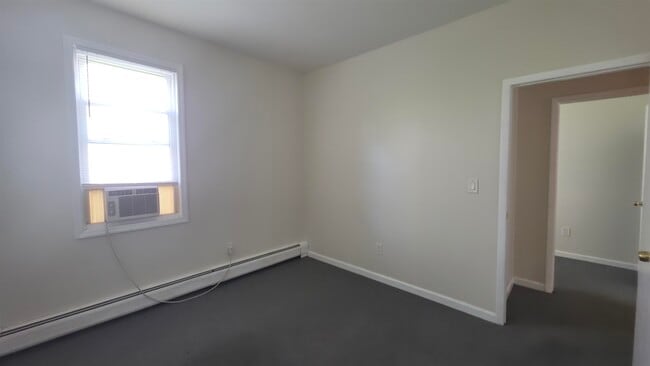 Building Photo - 77 Colgate St