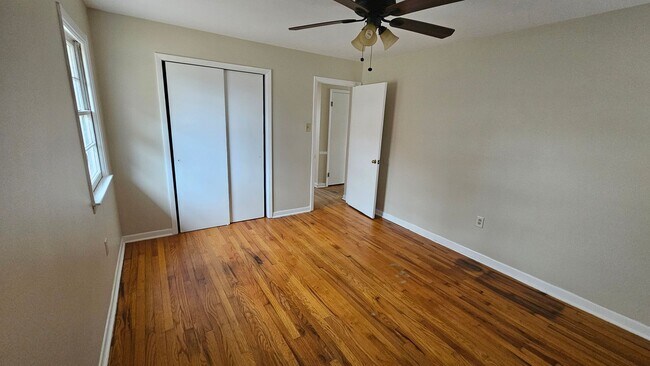 Building Photo - 1337 Salem Ave