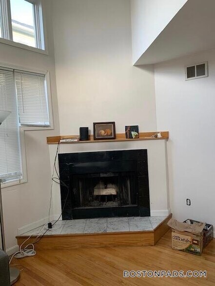 Building Photo - 254 Allston St