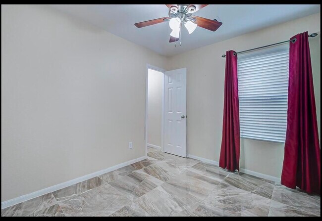 Building Photo - 3042 Thicket Path Way