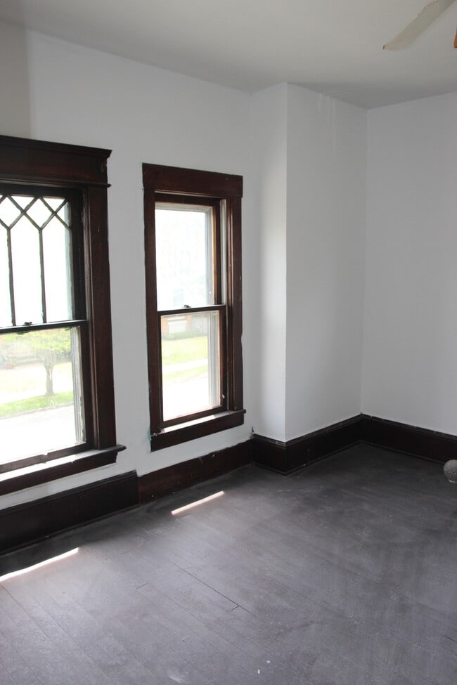 Building Photo - 3910 Carlyle Ave