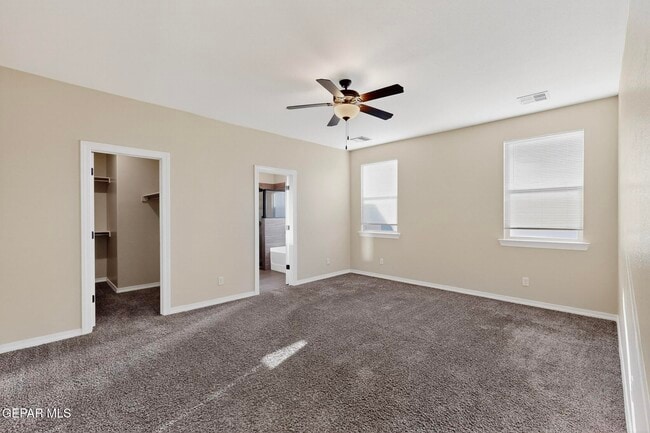 Building Photo - 220 S Manzanita Dr