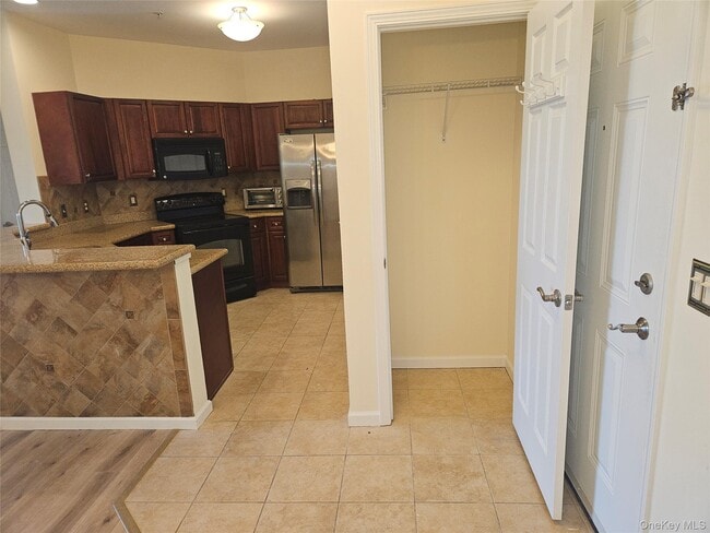 Building Photo - 934 Tower Ridge Cir