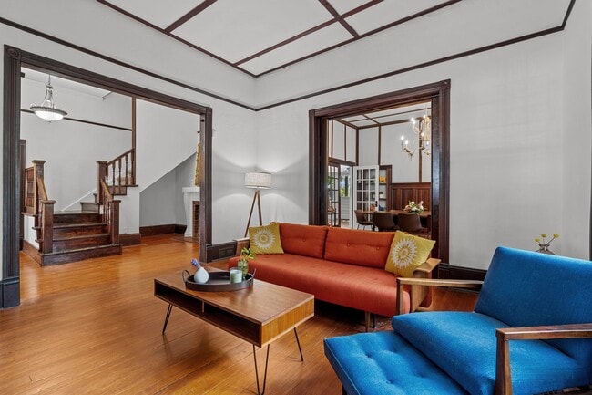 Building Photo - 802 N Poplar St