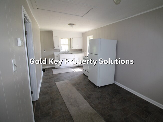 Building Photo - 2 BR 1 BA House with Covered Front Porch (NO SECTION 8)