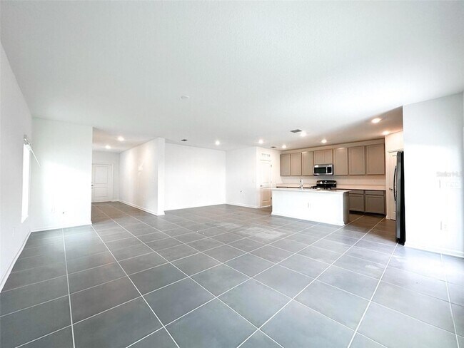 Building Photo - 26159 Feathergrass Cir